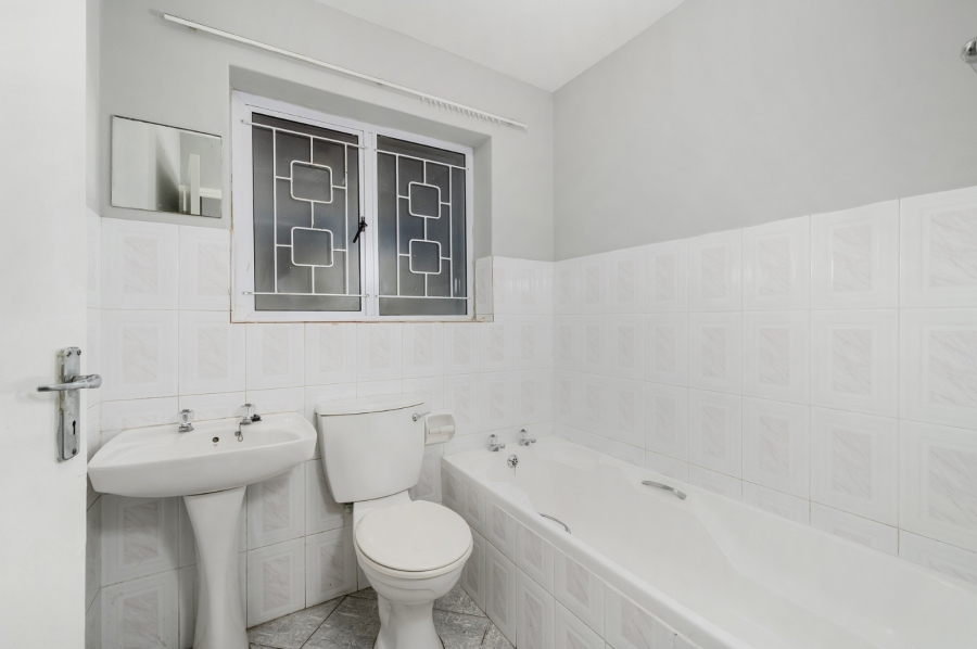 To Let 1 Bedroom Property for Rent in South End Eastern Cape